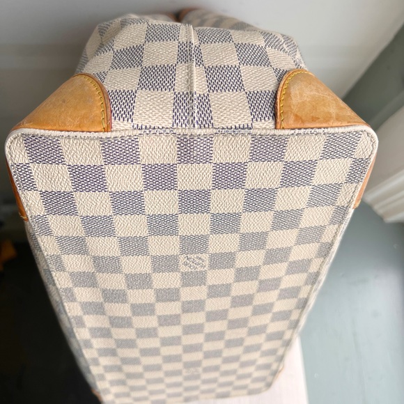 Louis Vuitton Hampstead White Damier PM bag - Picture 9 of 14